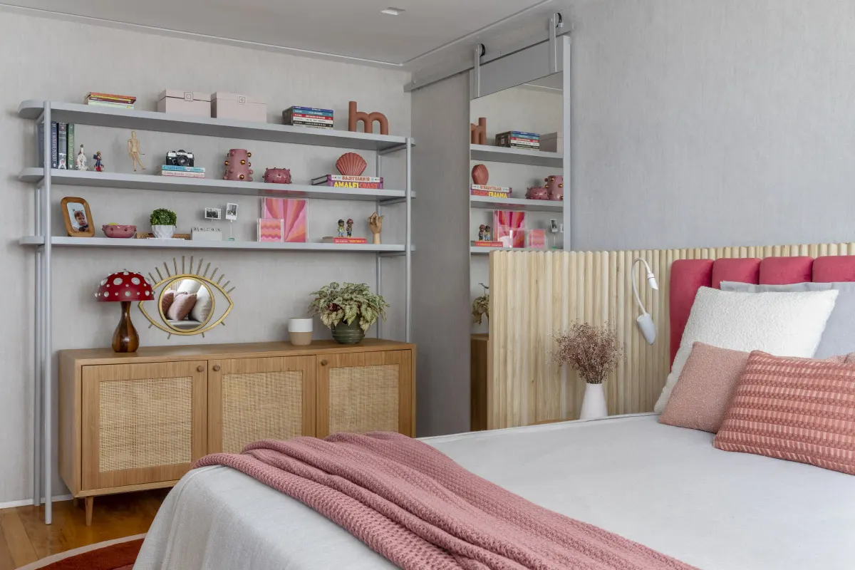 10 inspirações criativas para usar prateleiras no quarto